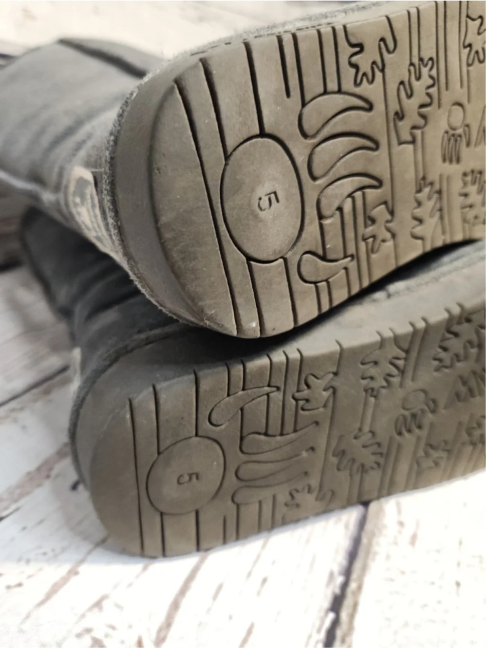 Bearpaw Suede Winter Boots sz 5-5.5